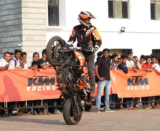 KTM organises a spectacular Stunt show in Manipal